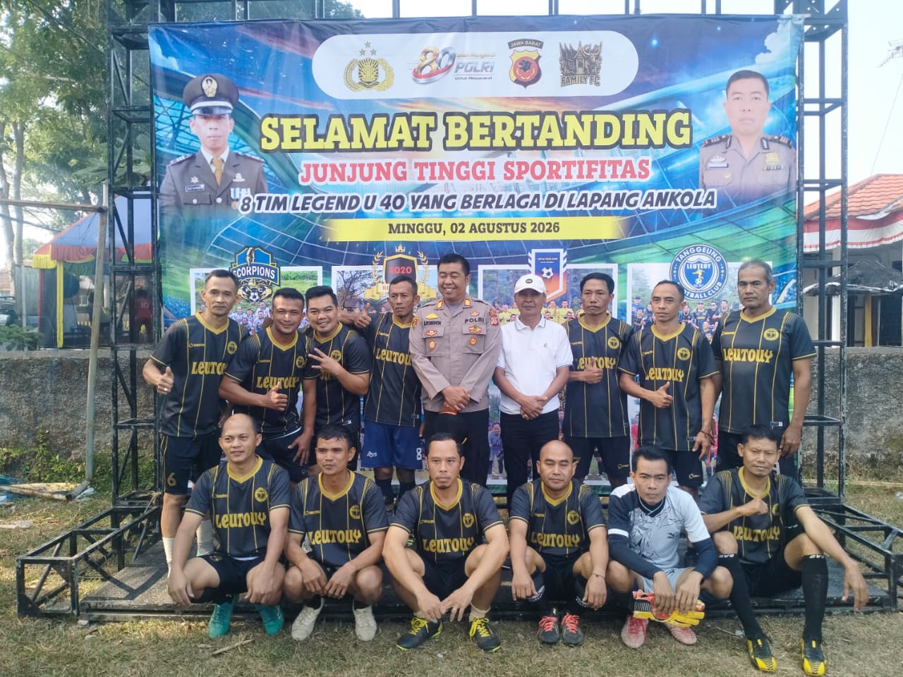 AKP Roni Rhomdon, SH. bersama salah satu tim